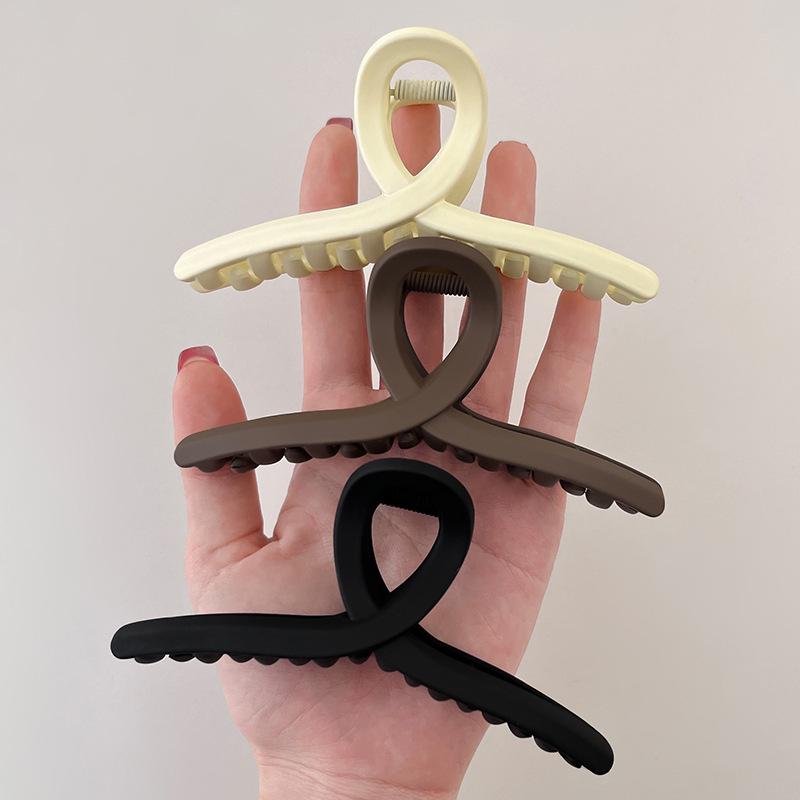 Большая женская шпилька высокого класса: Новая модель Shark Clip 2025 года на осень/зиму