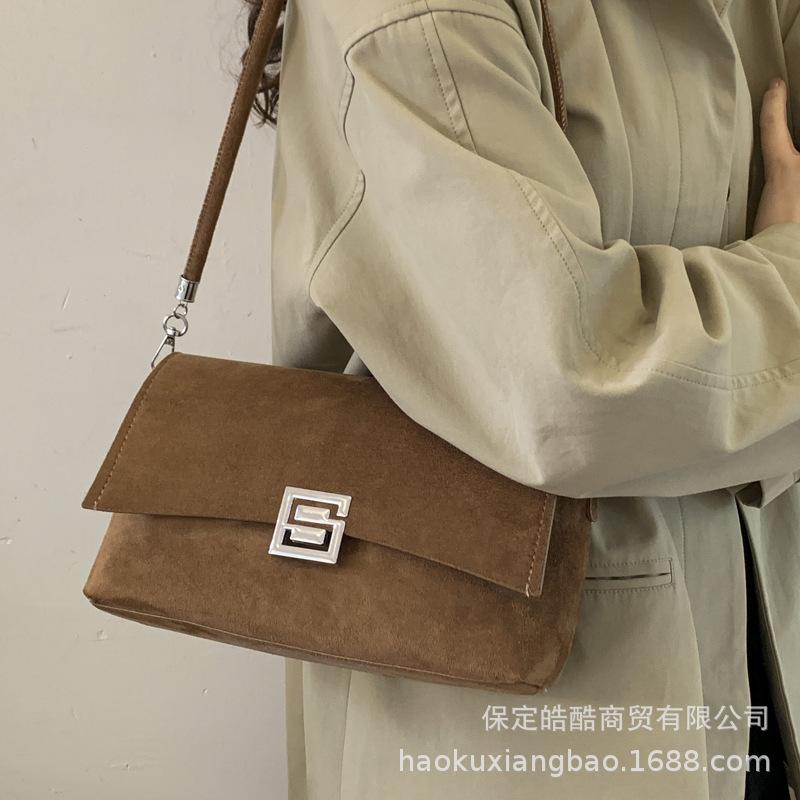 Сумка с высоким чувством моды женская 2025 новая осень и зима Майяр маленькая квадратная сумка ретро нишевый дизайн сумка через плечо