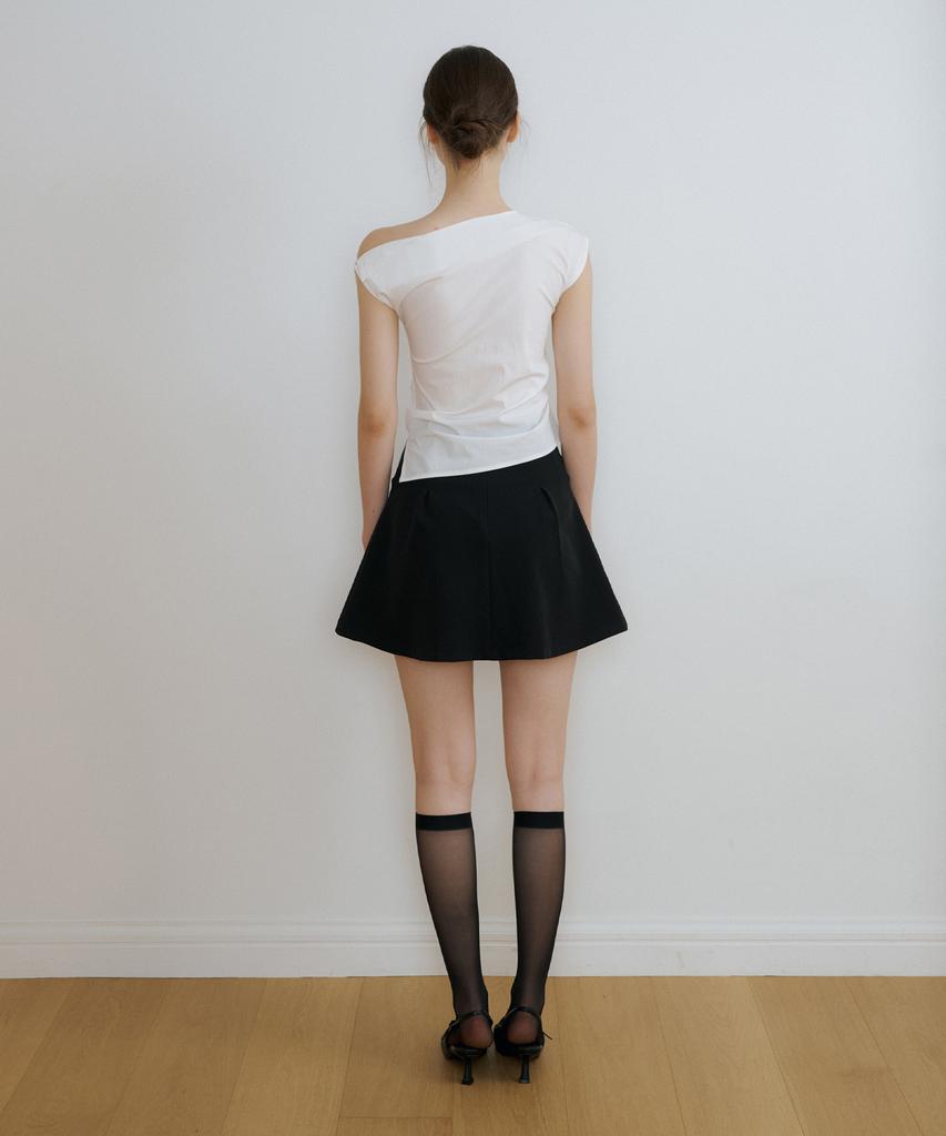 REORG Ce One Shoulder Blouse White