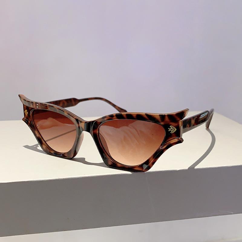 Trendy Retro Cat Eye Shades Women New Fashion Leopard Gradient Sunglasses Outdoor Decor Beach Trends Sun Glasses