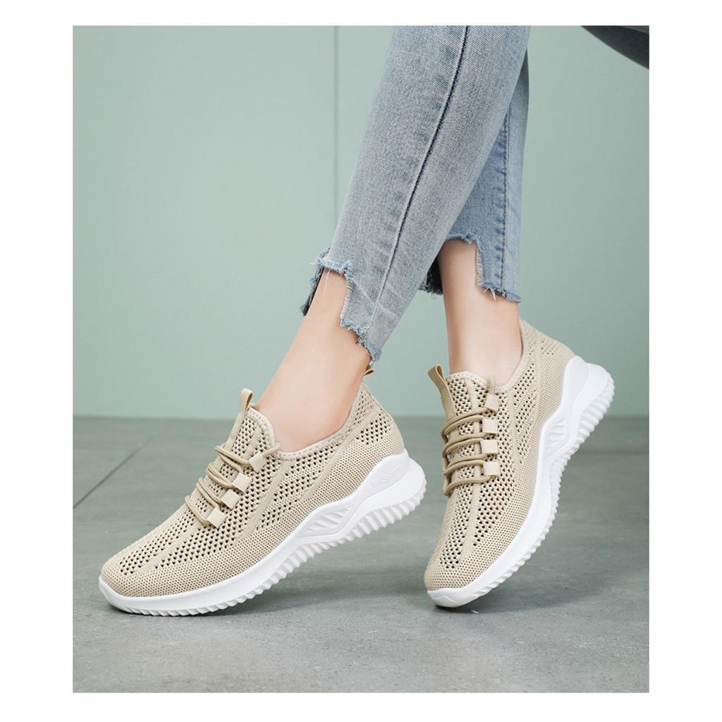 Women's Summer New Single Shoe Lightweight Soft Soled Women's Shoes Mesh Perforated Casual Sports Shoes