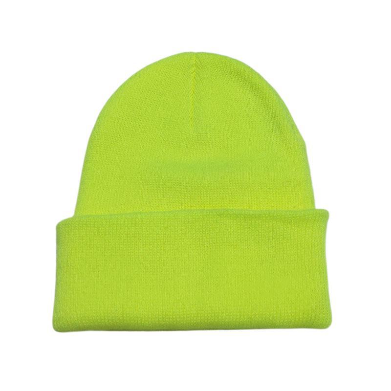 Уютные вязаные шерстяные шапки на осень и зиму - однотонные