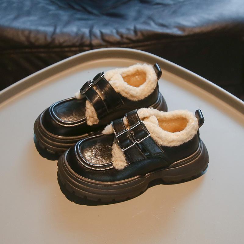 2024 Модная детская зимняя кожаная обувь: Теплая обувь для мальчиков и девочек с хлопковым носком, бархатной подкладкой и толстой подошвой