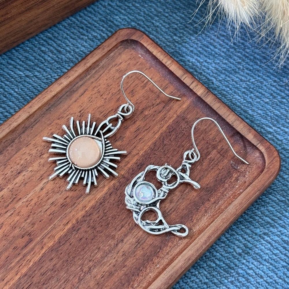 Personality Earrings Retro Silver Plated Earrings Sun Moon Pattern Dangle Earrings Women