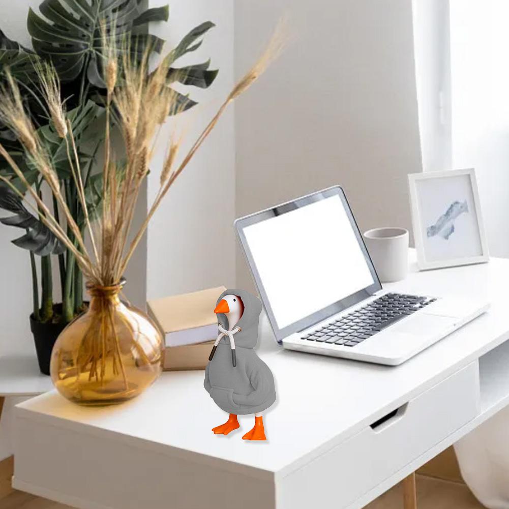 Тканевая толстовка для Desk Goose размером 7 дюймов сочетает в себе комфорт и долговечность, чтобы улучшить декор вашего стола игривым внешним видом