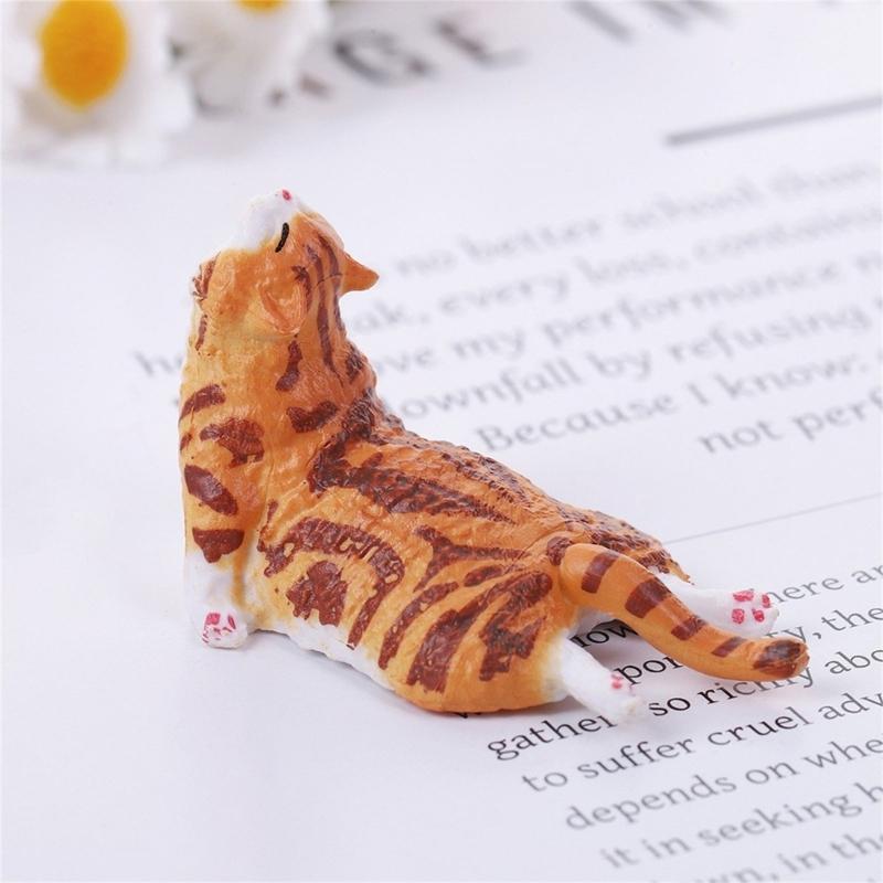 Tiny Cats Sculpture Elegant Miniature Decors For Workspaces Shelf Display Pet Lover Gift Quality Resin Craft Figurine