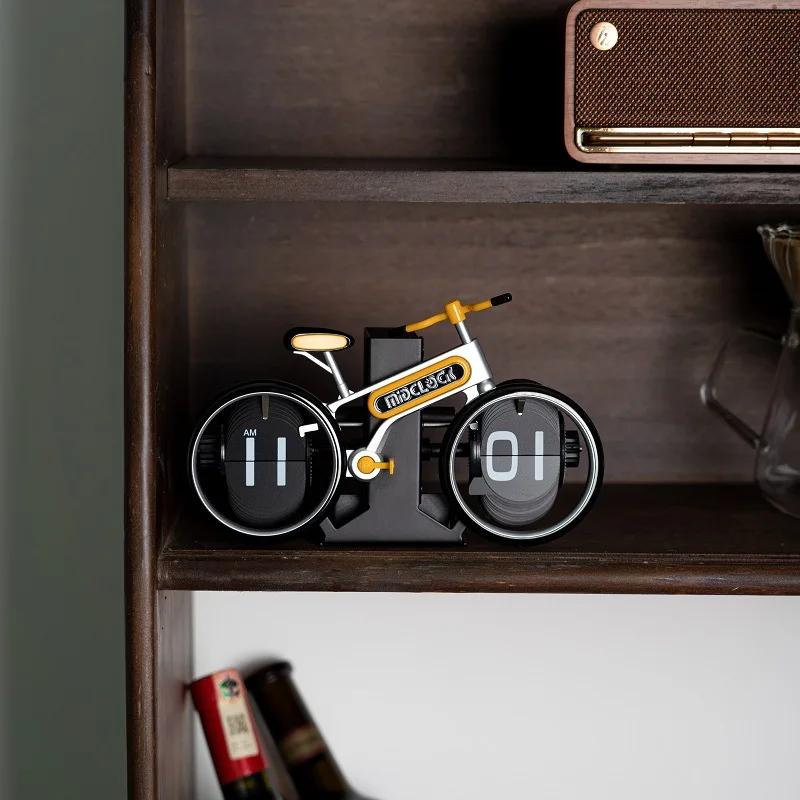 Modern Flip Desk Clock Elegant Simple Silent Nordic Bicycle Table Clock Unique Cute Clock Children Minimalist Interior Watch Office Decoration
