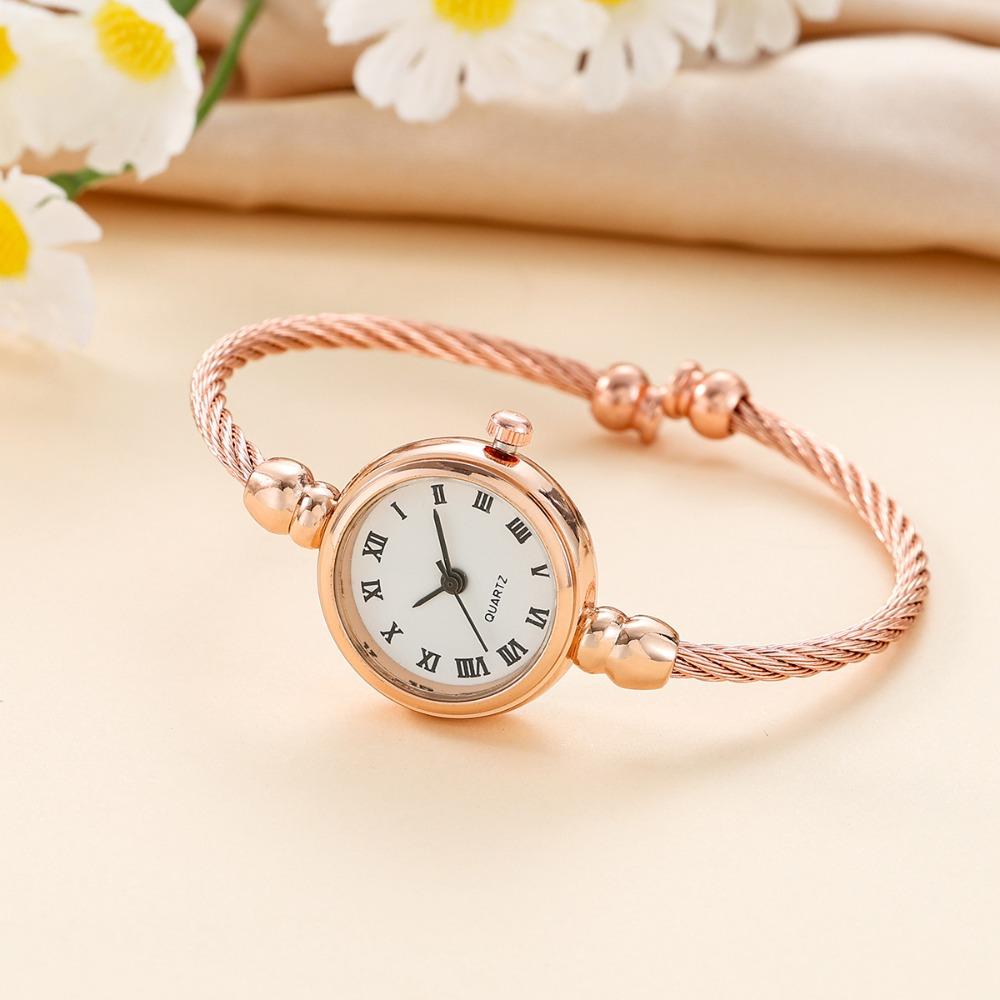 Retro Quartz Watch Luxury Wristwatch Chain Watches Fashion Bangle Bracelet Women