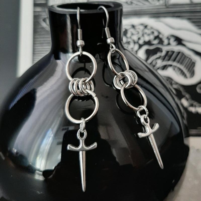 Vintage Gothic Court Tassel Dangle Earrings Silver Color Goth Punk Aesthetic Fashion Jewelry Accessory
