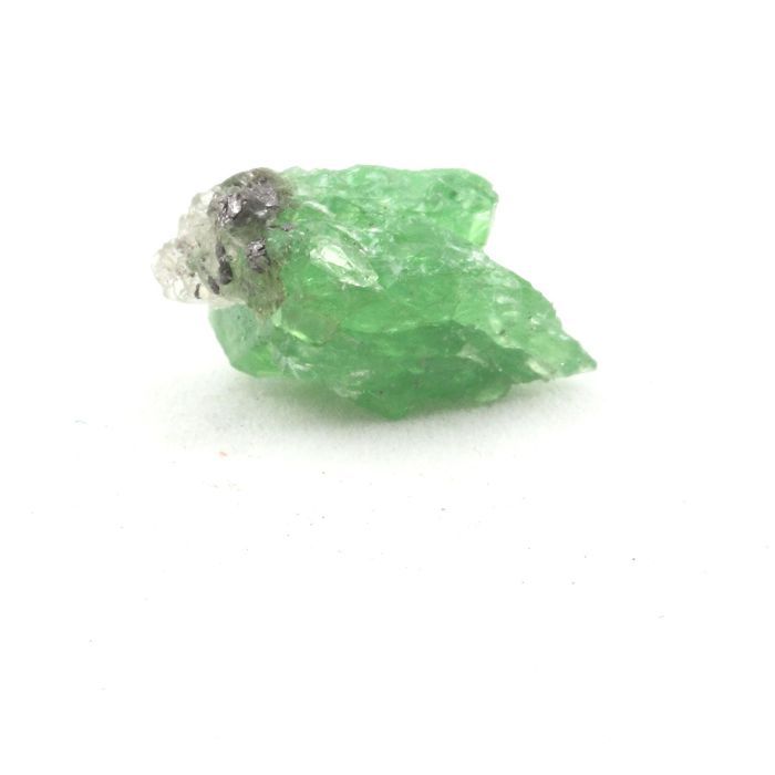 Pierres et Minéraux. Grenat Tsavorite. 4.500 ct. Manyara Region, Tanzanie.