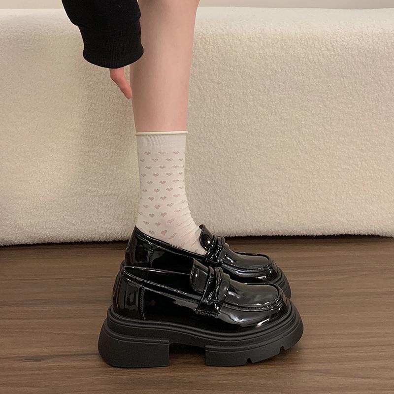 Женские лоферы на массивной подошве в весеннем college-стиле, модные мелкосидящие туфли, элегантные кожаные туфли на толстом каблуке