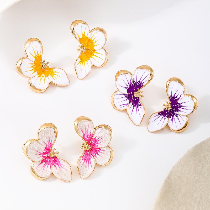2026 New Trendy Pink Gradient Drip Oil Flower Stud Earrings for Women Temperament Metal Butterfly Earrings Fashion Jewelry Gifts