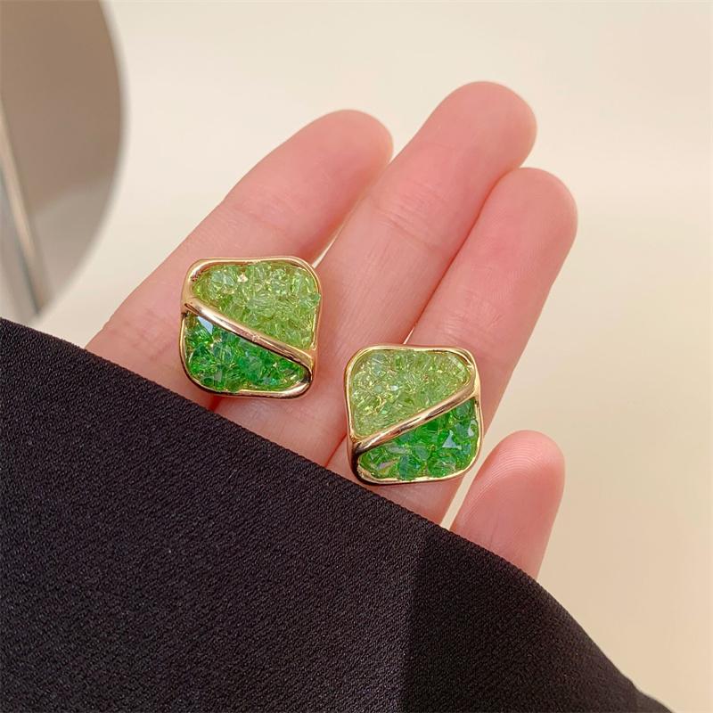 Fashion Shiny Summer Contrasting Crystal Earrings for Women Luxury Simple Versatile Girls Earrings Hot Jewelry 2023