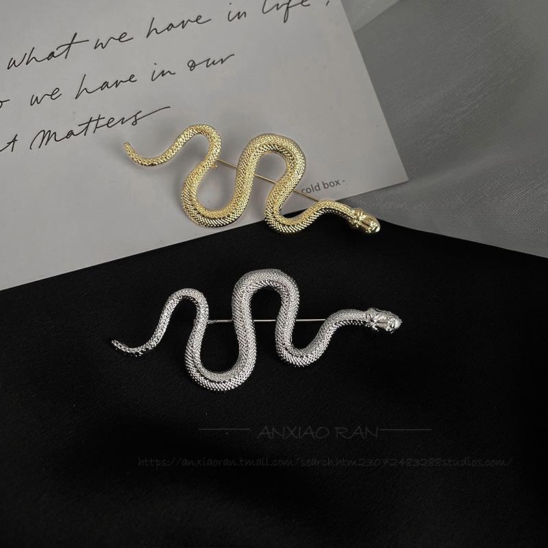 Snake Brooch Femininity Small Design Style Personality Versatile Jacket Accessories Pin Clothing