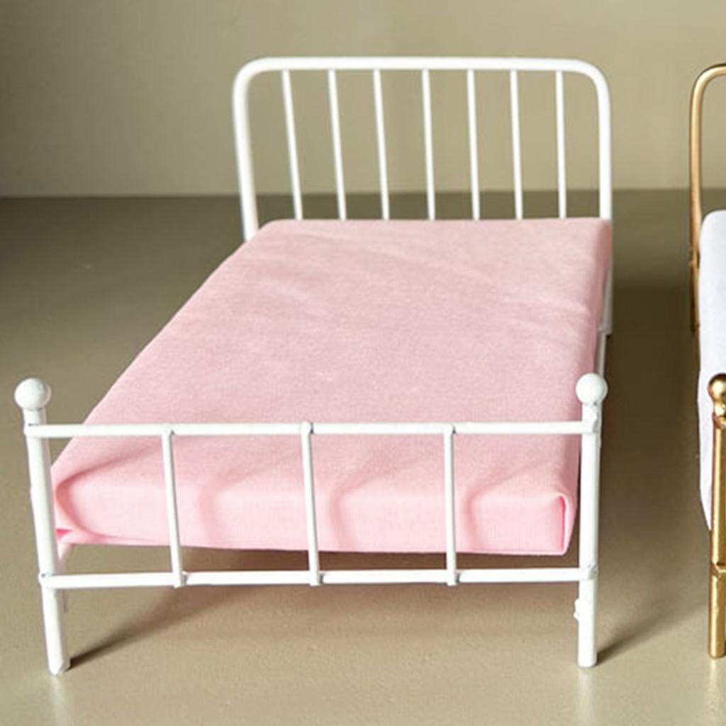 European Styles 1 12 Scale Dollhouses Bed Includes Mattress and Pillow Miniature Furniture for Dollhouses Decoration