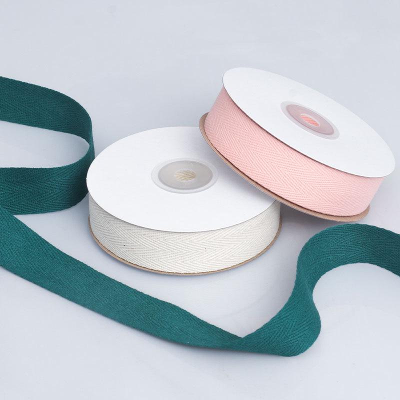 Романтичная и уютная елочка из хлопковой ленты своими рукамиАксессуары для костюмовТканая хлопковая лентаЛентаЦветная лентаЛента для воротникаГрубая одеждаШапкиАксессуары