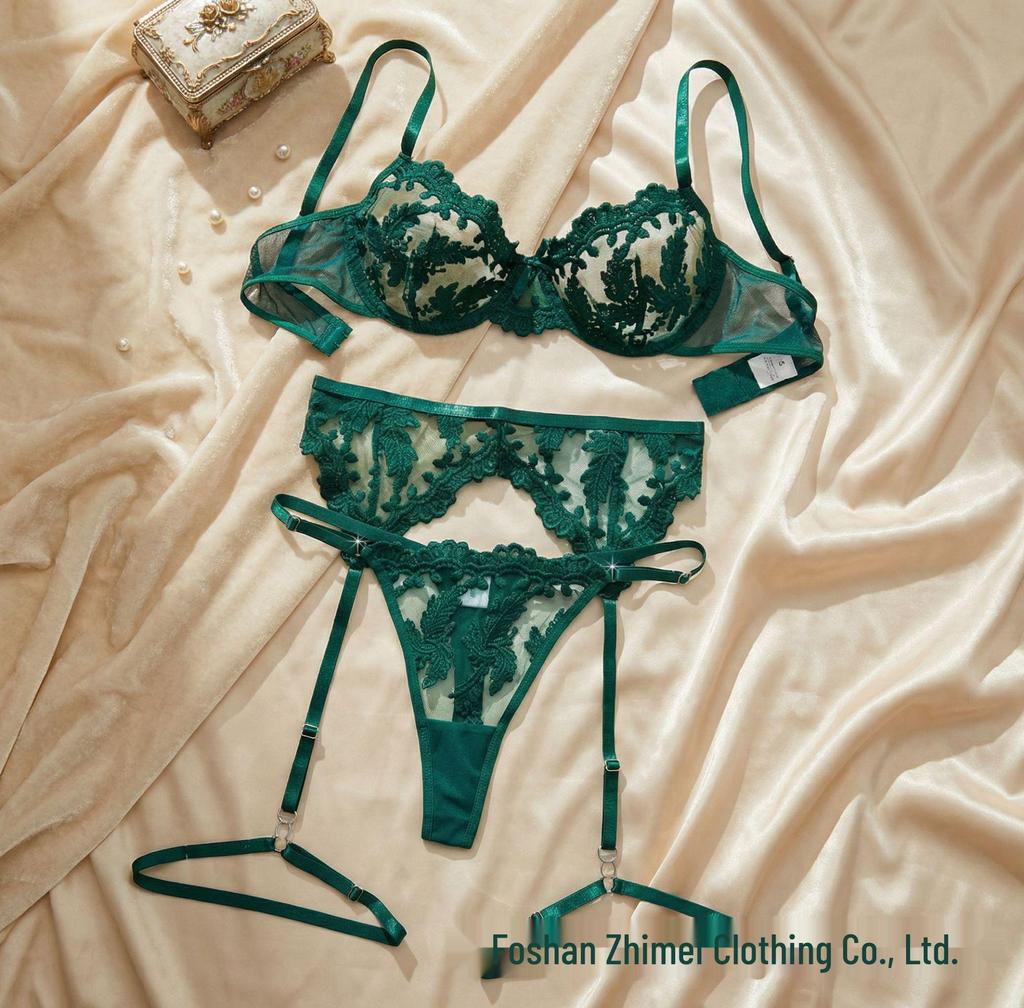Трех peças Кружевной вышитый сетчатый комплект нижнего белья