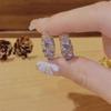 Роскошные серьги-кольца с фиолетовыми бриллиантами — изысканный нишевый дизайн, суперблестящие и высококачественные.