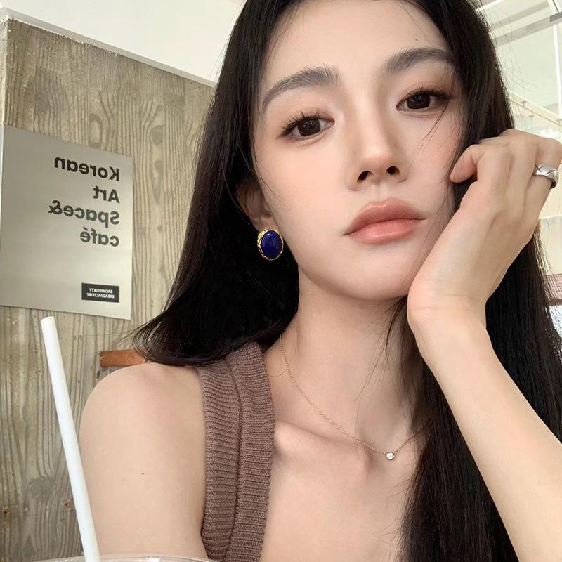 Chinese Style Lapis Lazuli Earrings: Vintage Retro Silver Studs with Light Luxury Ancient Design for Women