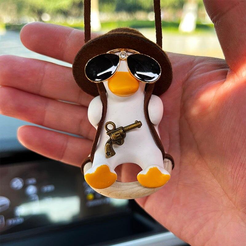 Аниме утка украшение интерьера автомобиля милые гипсовые качели утка с трубчатыми очками авто зеркало заднего вида подвеска для автомобиля