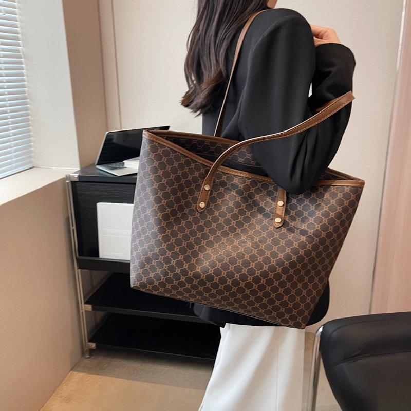 Продвинутое чувство иностранного стиля, универсальная ручная сумка, женская модная сумка через плечо, вместительная сумка-тоут