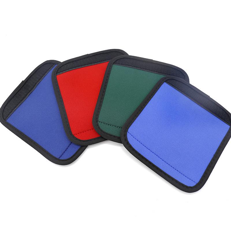 Неопреновый протектор для ручек чемоданов, тележек и колясок.