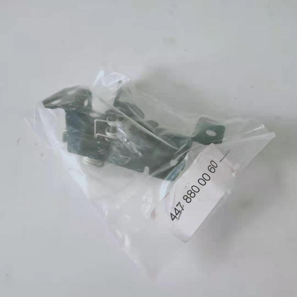 Замок капота Mercedes W447 4478800060