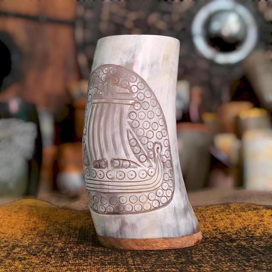 Набор из 2 кружек в виде рога викингов на деревянной основе, средневековая кружка для меда, подарок для него