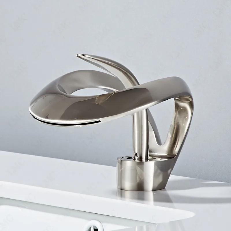 Creative Waterfall Style Single Handle Bathroom Faucet Brass Hot And Cold Sink Faucet for Bathroom Counter Basin