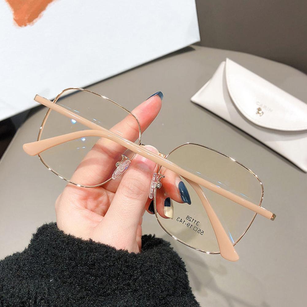 Fashion Large Frame Anti Blue Light Glasses Metal Frame Glasses Lightweight Comfortable Transparent Glasses For Women Men