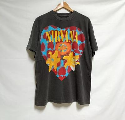 Футболка Nirvana в форме сердца, винтажный принт, односторонняя, передняя сторона.