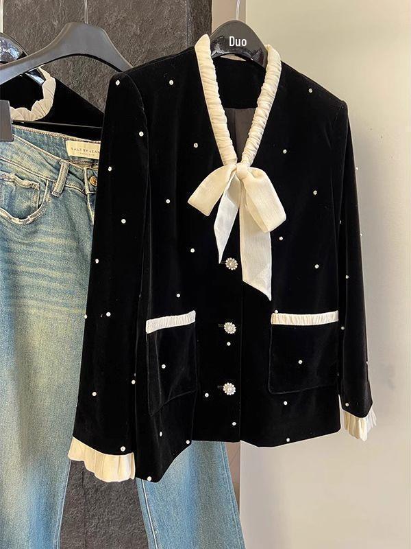 Нишевая дизайнерская бархатная куртка с тяжелой вышивкой бисером и стразами, с воротником-бантом