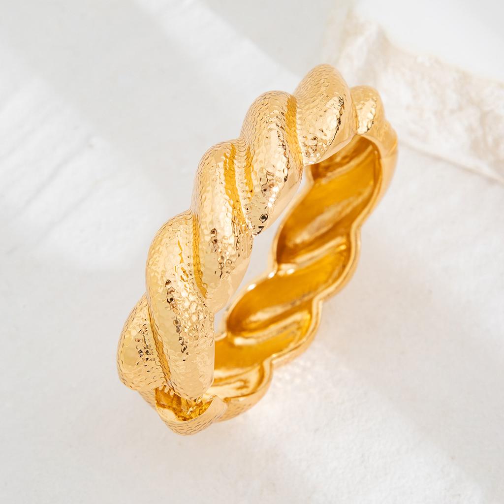 Personalised Exaggerated Wide Side Glossy Hammer Grain Bracelet Irregular Alloy Bracelet Set Fashion Commuter Senior Sense Ladies Jewellery