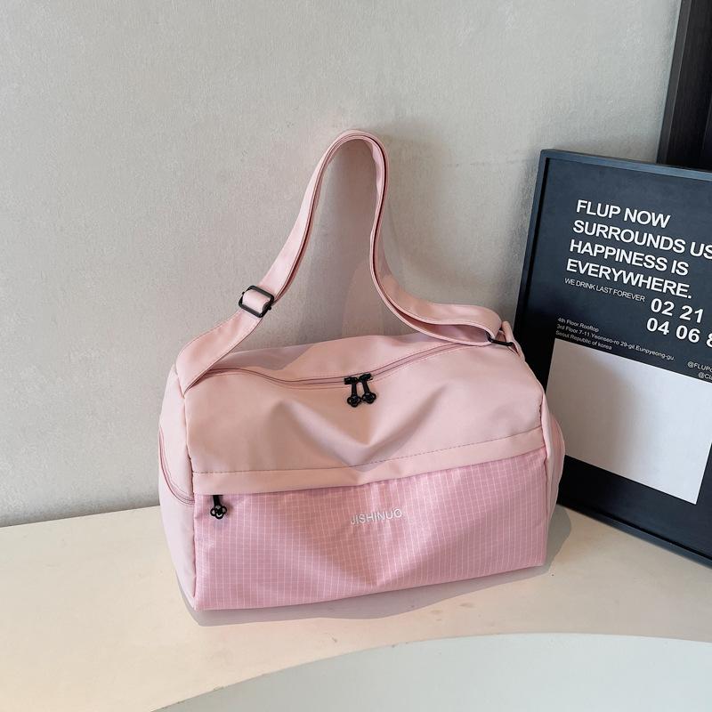 Sports crossbody bag, large capacity, suitable for business trips and travel, with separate compartments for wet and dry items, fitness bag, small