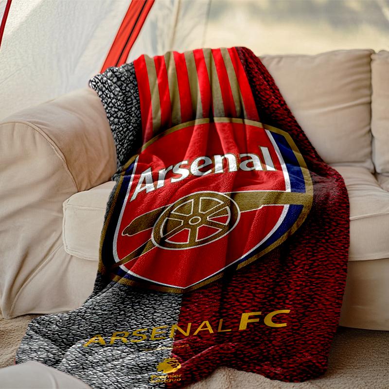 1pc Football Club Blanket, Cozy Valentine's Day Blanket, Multi-functional Nap Blanket Available Throughout the Four Seasons