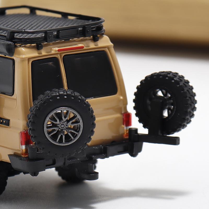 lqbn4 Toyota Land Cruiser LC78 1:64 Land cruiser J70 personnel carrier diecast alloy car model, collection ornament, adult decoration.