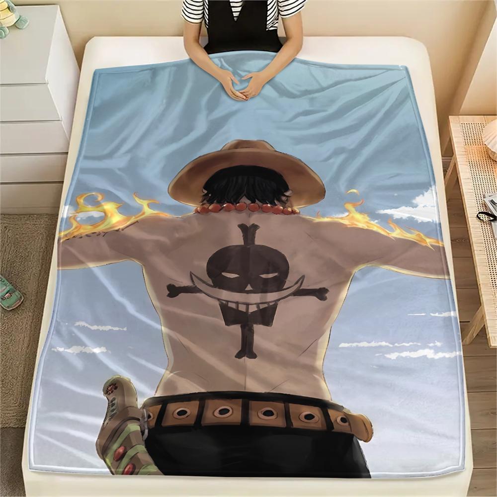 Фланелевое одеяло с принтом персонажей One Piece, Высококачественное, Удобное для всех сезонов, Декор для дома, Тепло и уют, Идеально для рождественских подарков