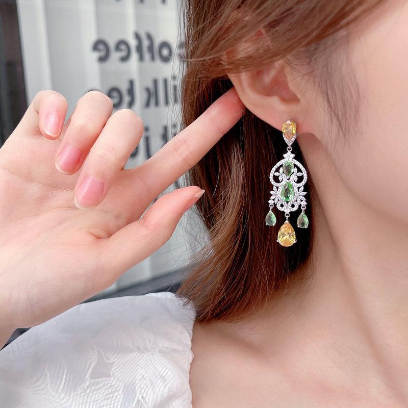 Придворный стиль преувеличенная атмосфера аксессуары роскошь элитное банкетное платье невесты серьги циркониевые капли воды серьги