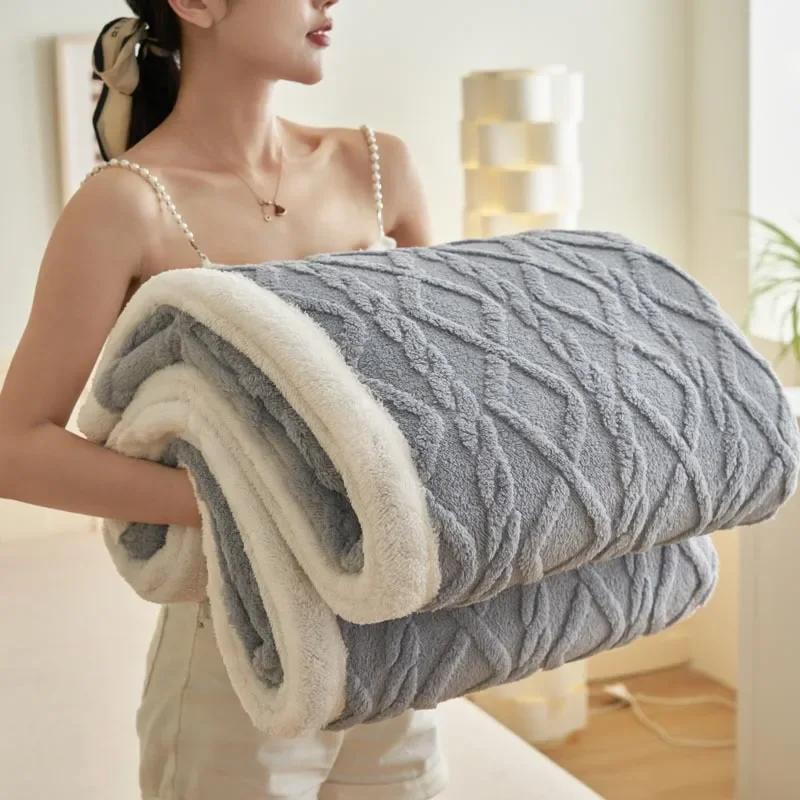 Новое одеяло Tafu Fleece Water Cube Nap Sofa Flannel Milk Fleece Double Thickened Blanket Легкое, нежное и теплое