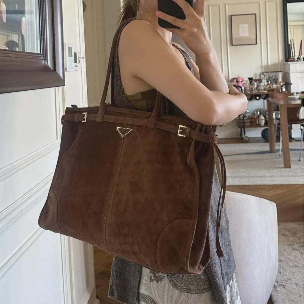 2024 Модная замшевая сумка-тоут — универсальная, большая и маленькая, через плечо для женщин