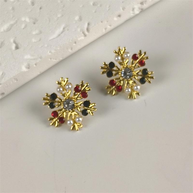 Зимние серьги-пусеты в виде снежинок для женщин, красочные акриловые кристаллы, корейская мода, маленькие серьги, рождественская вечеринка, ювелирные изделия