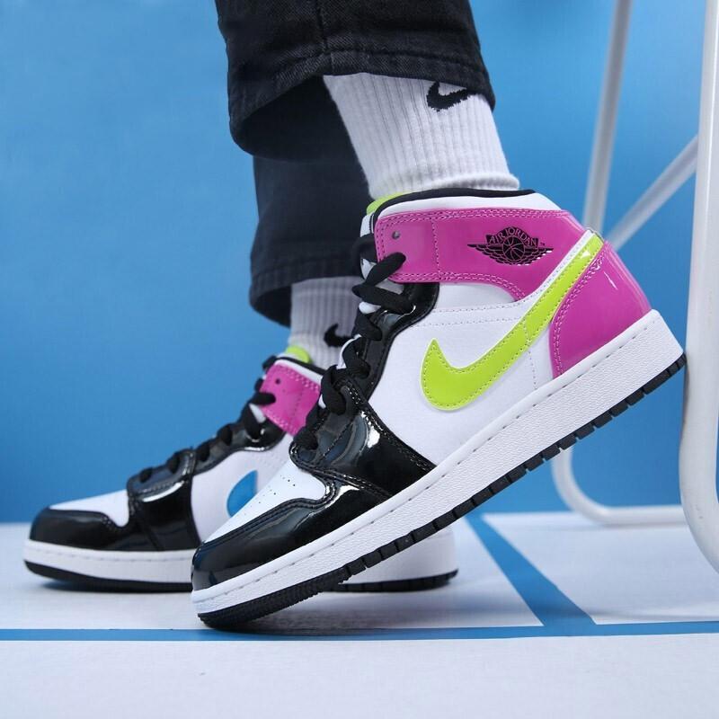 Jordan 1 Mid Белый Черный Кибер Розовый GS CZ9835-100