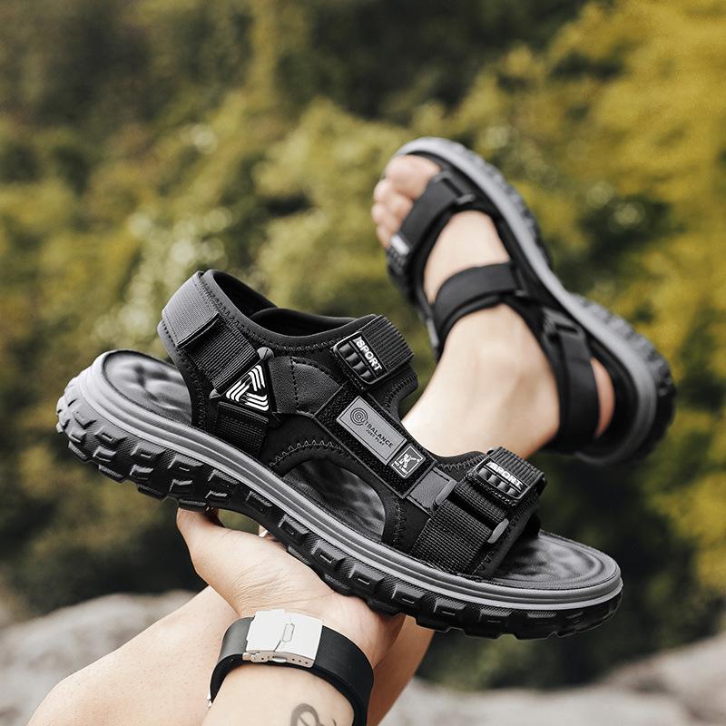 2024 summer outdoor breathable non-smelly feet Vietnamese sandals men's trendy casual non-slip outdoor beach men's shoes