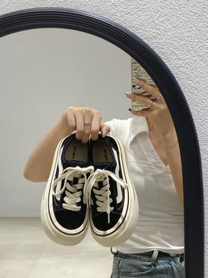 Нишевые повседневные черные спортивные туфли, маленькие белые туфли, высокая подошва, уродливые и милые туфли с большой головой, универсальные классические парусиновые туфли на платформе для женщин