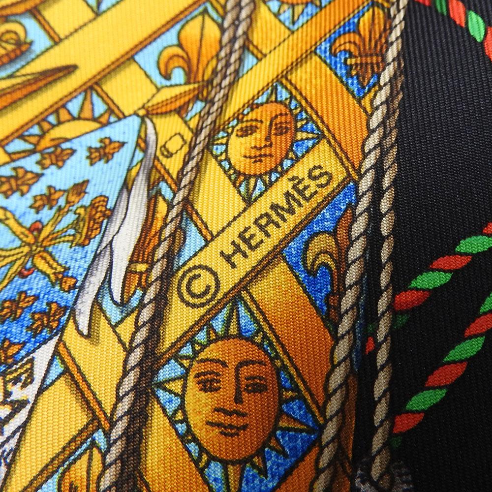 Поношенный шелковый платок HERMES Calle 90 черный черный LES TAMBOURS