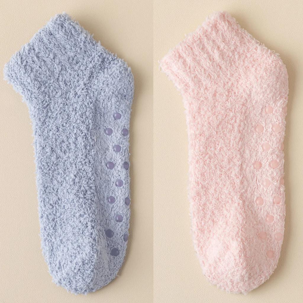 Женские утолщенные плюшевые носки Теплые зимние Мягкие кораллового велюра Силиконовые точки Нескользящие Короткие носки Домашние Защищающие от холода Термальные носки для пола