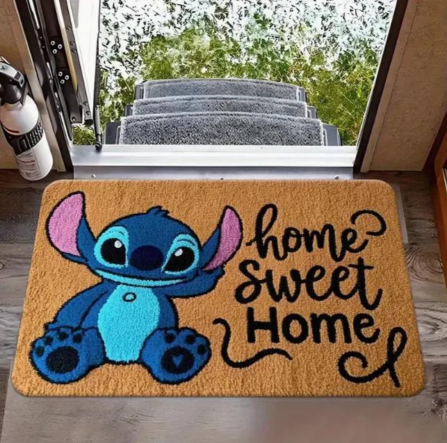 1 шт. Коврик для входной двери с изображением персонажей мультфильма «Стич»: нескользящий, с ярким цветочным рисунком, можно стирать в машине, легко чистится, подходит для дома и детей.