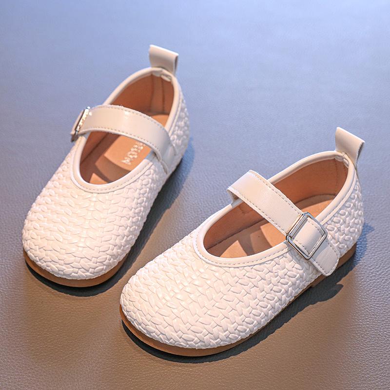 Простые модные туфли для девочек в стиле принцессы, модные плетеные детские повседневные кожаные туфли с круглым носком, универсальные детские школьные туфли на плоской подошве, мягкие.