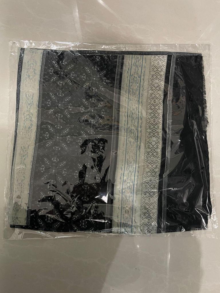 Women's Cotton & Linen Scarf: Elegant Ethnic Geometric Diamond Shawl with Messy Hemp Edge