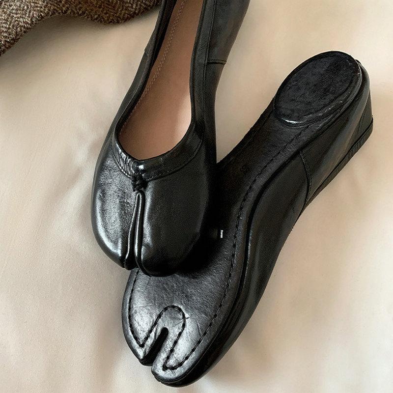 2025A Новый стиль кожаных туфель с разделением пальцев с эффектом стирки, женские неглубокие серебристые туфли на каблуке «свиное копытце» и балетки